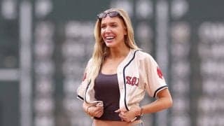 へそ出し美女が「イケてる」　抜群スタイル…人気司会者の一投にファン歓喜「可愛い」