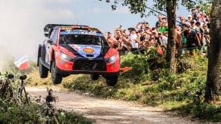 WRCポーランド：アンドレアス・ミケルセンがカッレ・ロバンペラに僅差の首位、苦しむ勝田貴元は8番手