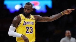 レブロンがPO破棄でFAに…レイカーズとの再契約が濃厚も“ロスター強化を優先”と報道