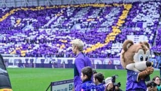 「粋だわぁ〜！」浴衣姿でスタジアムを訪れた女性サポーターの斬新なユニフォーム活用“和洋折コーデ”が話題！「Tシャツ被せ帯…！」「めっちゃ素敵な浴衣姿」などの声