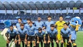 「かっこよすぎんだろ！」J1川崎が発表した「夏季限定ユニフォーム」が「全身ブルー!!」と話題に！ 着用選手の真っ青な出で立ちに「良い感じの青やなー！」の声