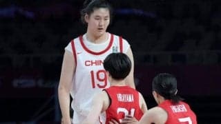 日本選手も「え、本当？」 223cmの中国女子バスケ17歳の“異質な規格外さ”に反響止まず「相手は容赦なく粉砕された」