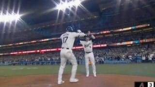 一体、何が起きた！？ 大谷翔平、超特大アーチでハプニング発生… 興奮しすぎた同僚の様子がおかしくなる「興奮しすぎw」「こんなキャラだっけ」