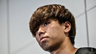 「金メダルを取りたい」川崎からパリ五輪に選出された19歳・高井幸大が意欲語る！“高井節”健在も、前日の練習後とは違った“内に秘めたる闘志”見せる