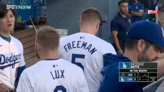 大谷翔平、“愛弟子”ラックスとのやりとりが再び話題に 頼れるMVPコンビがベンチで若手にアドバイスを送った瞬間「レクチャー谷」「すかさず情報共有いいね」