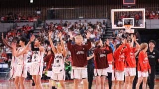 日本代表HC「2人がチームをリードしてくれた」3P不発も前向きな収穫を手にパリ五輪へ