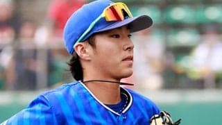 DeNA度会が痛恨の“サヨナラ悪送球”…膝から崩れ落ち呆然　同僚に抱えられベンチへ