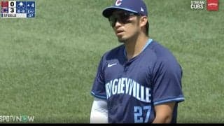 鈴木誠也、怒りのパンチ！ 一体、何が起こった…！？ まさかの落球にグラウンドをぶん殴ってブチギレ