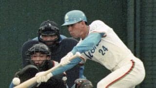 石毛宏典が「史上最強」と語る1990年の西武は、平野謙という「つなぎ役」の加入によって完成した