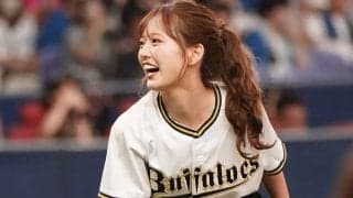 京セラDに降臨した“謎の美女は”「何者？」　ポニテなびかせ豪快投球「可愛いな」