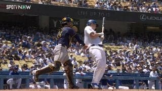 ロバーツ監督ブチギレ！ 大谷翔平の盗塁“取り消し”で誤審疑惑！？ 打者スミスは“困惑”、場内大ブーイングも…審判は見逃さなかった“決定的瞬間”