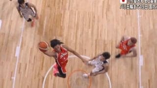 身体能力エグっ…！ バスケ日本代表のラストサムライ・ジェイコブス晶の“豪快ワンハンドスラムダンク”がヤバすぎる「ノリノリだな」「カッコ良すぎるわ」