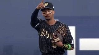 三塁なのに“遊ゴロ”…突如出現→反転スロー「芸術すぎる」　異次元の美技にSNS騒然