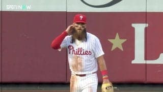 大谷翔平の打球が“仲良し”元同僚のもとへ… “慌てて”前へ「走りマーシュ」「見逃しマーシュww」エンゼルスファンから“珍”反響相次ぐ事態に