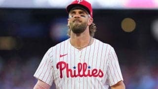 ハーパー、復帰後1日でスタメン外　前夜に手に打球を受ける…指揮官「痣ができている」