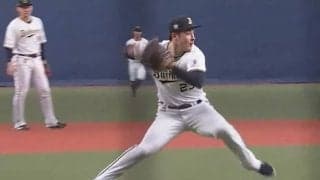 オリ・吉田輝星の「体幹の強さよ」　ヒヤリ→鬼送球→スマイル…強靭足腰は「さすがだった」