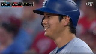 大谷翔平、これは反則レベル！ 芸術的タイムリー直後に一瞬見せた“表情”が話題に 「ニコ谷さん！」「大谷さんの笑顔に救われる」