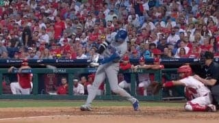 打つ瞬間までボールを見てる…！？ 大谷翔平、中継カメラがとらえた“衝撃の動き”　天才的な“流し打ち”にファン騒然「すごい動体視力だな」「宇宙人レベル」