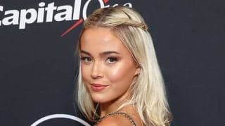 金ドレスで席巻…怪物新人の美人彼女を米絶賛　授賞式に舞い降りた「ディズニー・プリンセス」