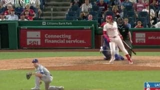 ふざけんじゃねえ！？ 70キロ台の“超スローボール”を強打者がフルスイング　“緊急登板”した野手の様子がおかしくなる「危ねっ！」「さすがにビビる」