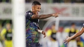 ルキアンが古巣相手にハットトリック！ ハプニングもあった一戦は、降格圏の湘南が磐田相手に今季最多5ゴール快勝で連勝！【明治安田J1第23節】