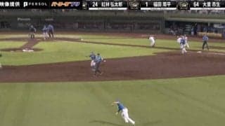 一体、何が起きた…？まさかの暴走→バックホームで両軍ファン混乱の衝撃シーン「カオスw」「登場人物全員おもろい」