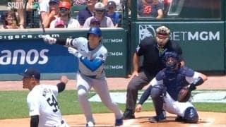 えっ？ 右手一本でそこまで飛ばすか…！？ 大谷翔平の“変態片手打ち”三塁打がヤバすぎると話題に「マジかｗ」「怪力すぎる」