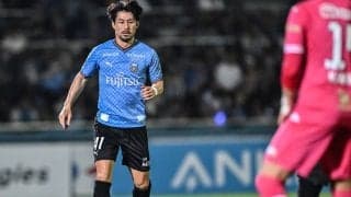 「お子が高身長イケメン」川崎MF家長昭博の息子たちとの祝福セレモニー集合シーンに反響！ 「こんなに大きいの?!」「次男めっちゃ似てるやん」などの声