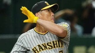 42歳で軽々スタンドへ「なんで引退した」　NPB去り2年も…変わらぬ超人が「えぐすぎる」