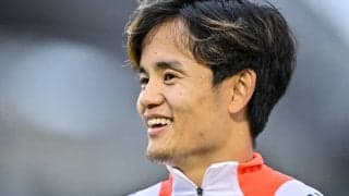 「幼いと思ったら髭がない」久保建英が“散髪＆髭剃り”姿でソシエダ合流＆公開練習でファンへ神対応！「アットホームやなぁ～」「自信満々で頼もしい」などの声