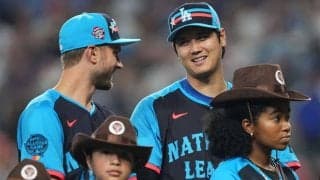 大谷翔平、子どもに“神対応”　1人1人にハイタッチ…試合前の整列で素敵な光景