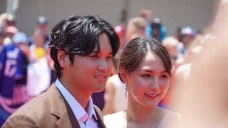 真美子さんへのさりげない気遣い　喧噪の中で…大谷翔平が見せた“仕草”が「尊い」