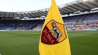 「これはカッコいい」「選手が着るとヤバい」ローマの新ユニフォームのダークレッドとゴールドは「美しい色合い」と好評、ディバラのモデル姿にも絶賛の声