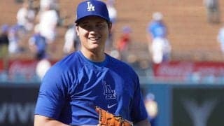 大谷翔平が「爽やかでカッコいいなぁ」　後半戦へ…微笑みの“白T出勤”に称賛