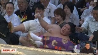 「こんなん惚れてまう」大関が土俵下に落下した力士にジェントルマンな振る舞い「降りるのは優しさしかない」「ああいう所好き」