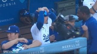 一体、何が起きた？ 山本由伸、笑うしかない… 大谷翔平、超特大\"ほぼ\"場外アーチで“異変”！？ チームメートたちの様子がおかしくなる