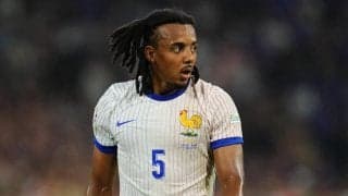 長いシーズンを戦ったクンデ、バルセロナのアメリカツアー強行参加へ！ フリック監督の意向押し切り途中合流