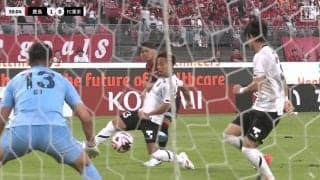 敵を欺く“一歩”が秀逸！「うますぎるって」「コンパクトな足の振りが最高」鹿島MFのスーパーゴールに称賛続々「名古は年間ベストイレブンあるぞ」「代表に選ばれてほしい」