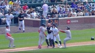 投手がブチギレ！ 打者に暴言？ 両軍総出の大乱闘が勃発した瞬間　打ち取ったのに喧嘩を売った問題シーン「何言ったんだ？」「投手が悪いだろw」