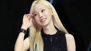 照れ笑いの“へそ出し美女”　ワンバン投球も場内熱狂、世界的スターが可憐な始球式