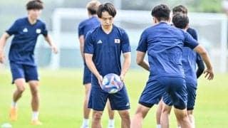 【パリ五輪・サッカー日本代表】マリ戦に向け前日練習！ ある質問を聞かれ、斉藤光毅が三戸舜介に「非常にやりづらい（苦笑）」と笑顔で照れたワケ……平河悠はホテルで調整