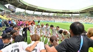 フランス＆スペインの観客から大人気！ なでしこジャパンの“個性強すぎサポーター”に記念撮影希望者が順番待ち状態……パリ五輪で見られたジャパニーズパワー