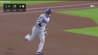 球場騒然！ 大谷翔平、大ブーイングを黙らせた“爆速初球打ち” センター前ヒットをツーベースに「いきなりきたよ」「気持ち良すぎ」