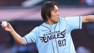 人気お笑いタレントが仙台に登場…ド緊張の一球　“コミカルフォーム”に地元大歓声