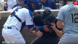 審判大丈夫か…？ ヤバすぎる“強烈打球”が顔面直撃　フルスイングしたファウルでマスクが吹っ飛ぶ… ファン騒然「記憶飛んでない？」「これヤバいだろ」