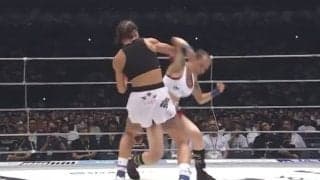 「鼻が…鼻が折れている！」女子OFGで鼻が曲がる衝撃KO！　“全裸拳”の女子ファイター、戦慄の右に解説席も騒然