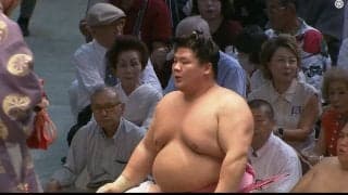 「最後の手がかわいいw」「ひらひら〜」宇良、勝負を決めた後の“萌えポーズ”に視線集中「本当に面白い力士」