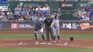 打者がブチギレ！ 三振して大激怒→バットもヘルメットもブン投げて大暴れ「ヤバいだろ」「勝手にやらかして勝手にキレるw」