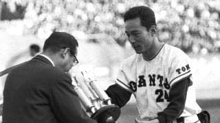 ウグイス嬢と記者の雑談から生まれた「８時半の男」 宮田征典がブルペンに姿を現すだけで球場が大騒ぎとなった