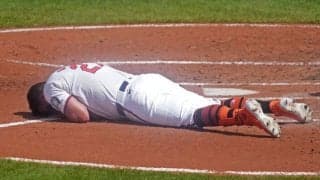 152キロ顔面直撃の恐怖「大丈夫か…」　血で染まるユニ、戦慄の瞬間に悲鳴「お願いやめて」